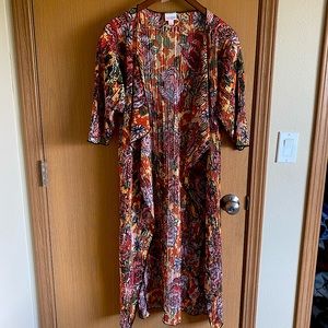 Lularoe rose print pleated shawl